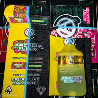 Arcadia Fusion 2G dual flavor vape X-Ray Edition display box
